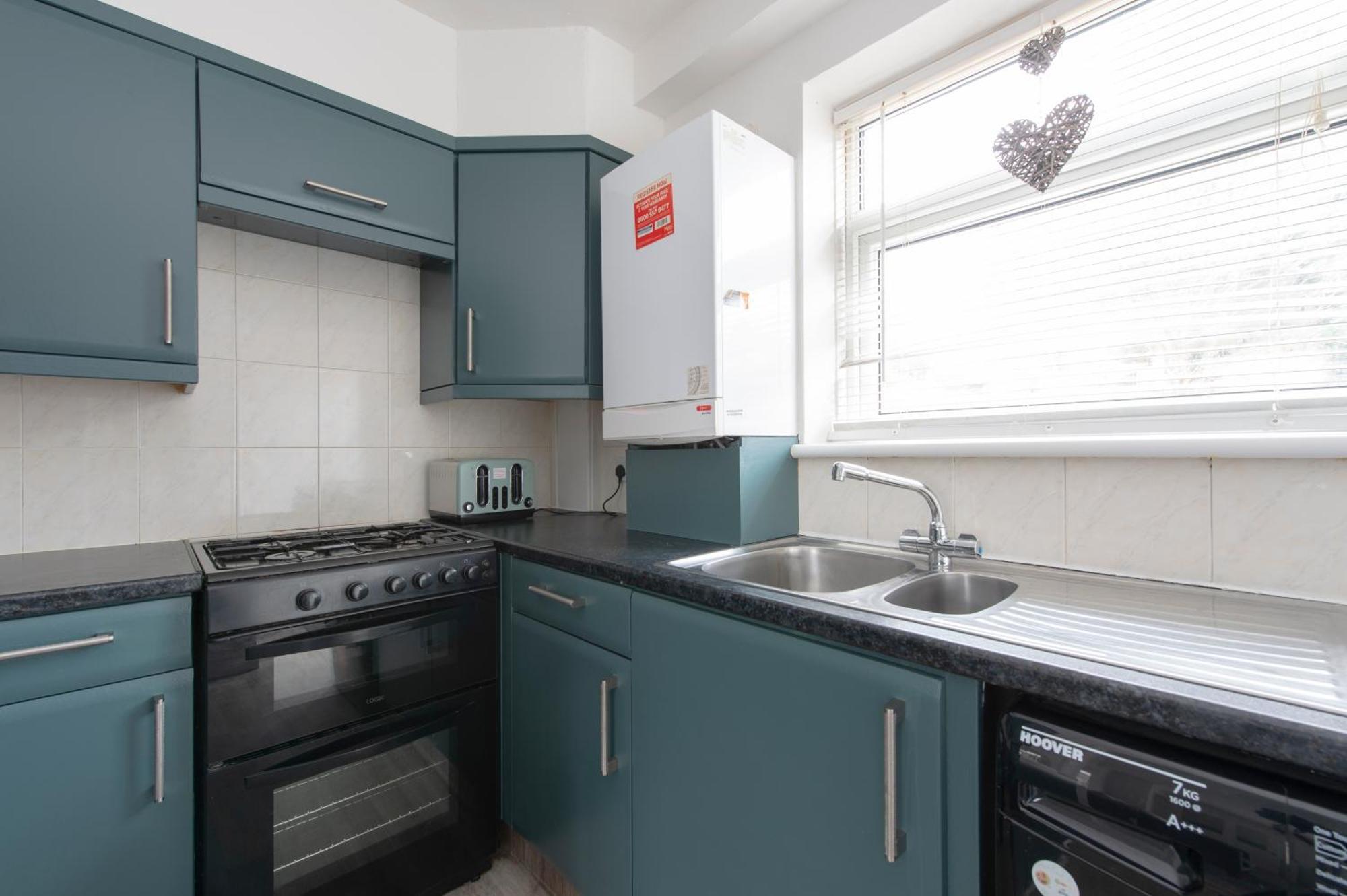 3 Bed House In Rochester 4 Beds Sleeps 7 Wainscot 外观 照片