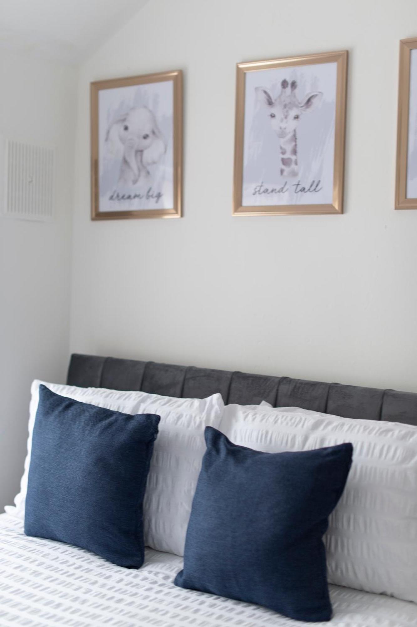 3 Bed House In Rochester 4 Beds Sleeps 7 Wainscot 外观 照片